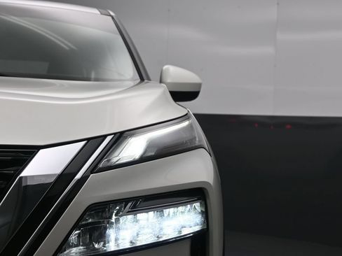 Used 2023 Nissan Rogue SV AWD/4WD image 10
