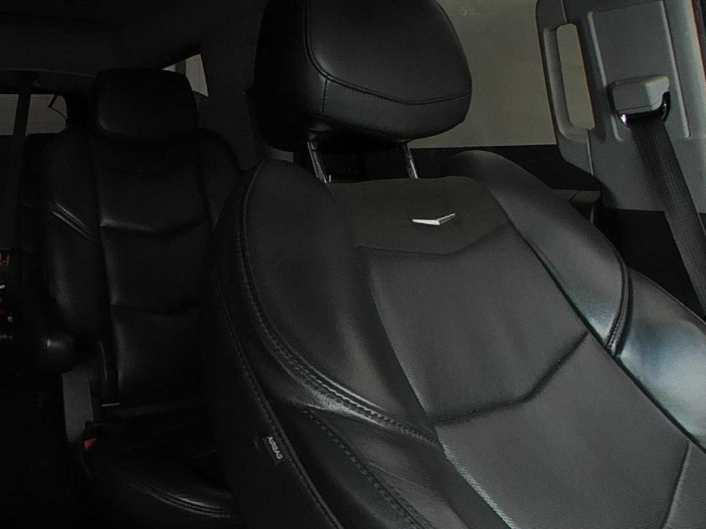 Used 2017 Cadillac Escalade Luxury AWD/4WD image 11