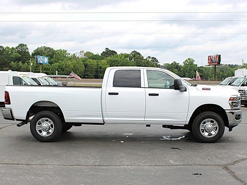 Used 2026 RAM 2500 Tradesman w/ Chrome Appearance Group AWD/4WD image 7