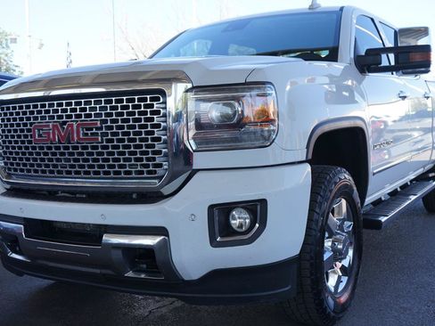 Used 2015 GMC Sierra 2500 Denali w/ Duramax Plus Package AWD/4WD image 27