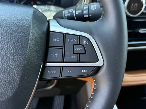 Used 2026 Toyota Highlander Platinum AWD/4WD image 20