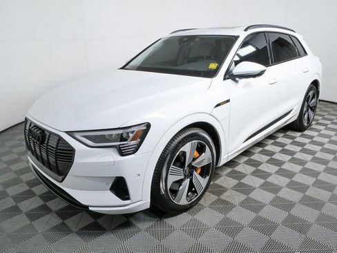 Used 2023 Audi e-tron Premium Plus w/ Premium Plus Package AWD/4WD image 34