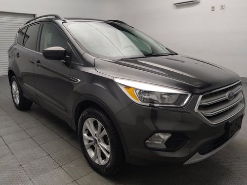 Used 2018 Ford Escape SE FWD image 13