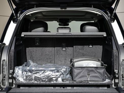 New 2025 Land Rover Range Rover SE image 34