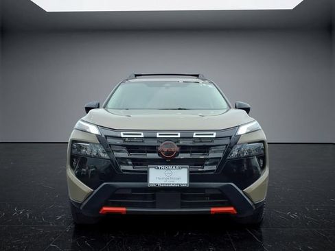 Used 2025 Nissan Rogue SV AWD/4WD image 2