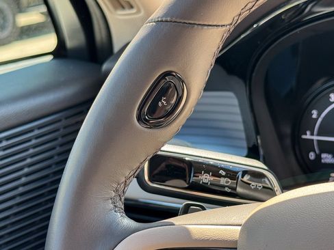 Used 2022 Lincoln Corsair AWD w/ Premium Package image 28