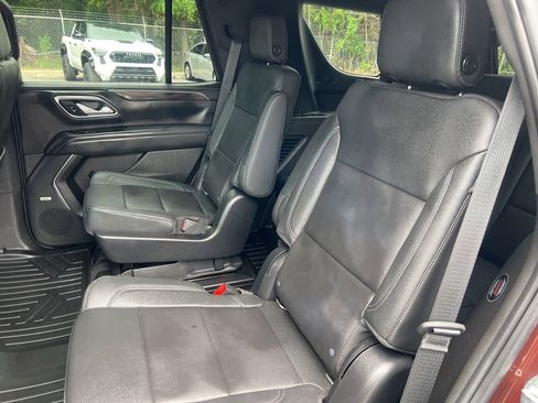 Used 2022 Chevrolet Tahoe Z71 w/ Luxury Package AWD/4WD image 16