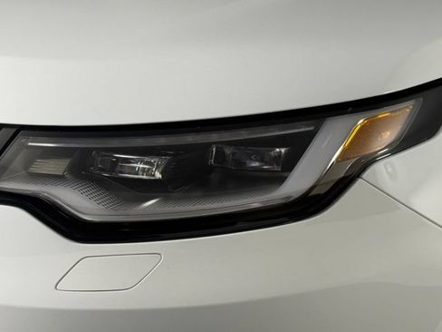 New 2026 Land Rover Discovery S AWD/4WD image 12
