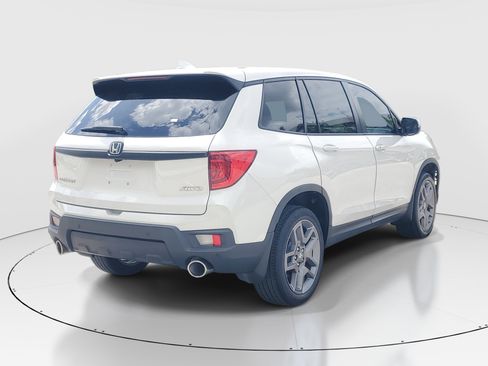 Used 2023 Honda Passport EX-L image 3