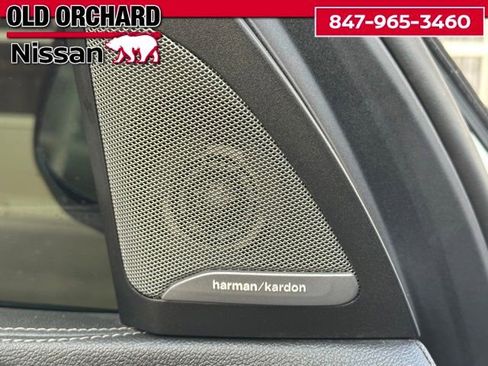 Used 2022 BMW X5 M50i w/ Premium Package image 11