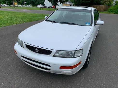 Used 1996 Nissan Maxima GLE FWD image 4