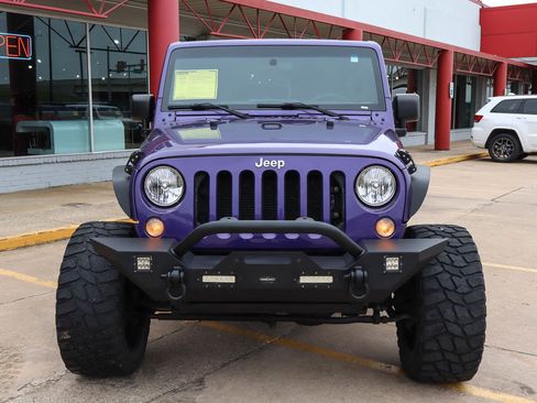 Used 2018 Jeep Wrangler Unlimited Sport AWD/4WD image 3