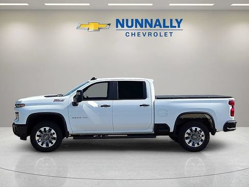 Used 2026 Chevrolet Silverado 2500 Custom w/ Custom Value Package AWD/4WD image 2