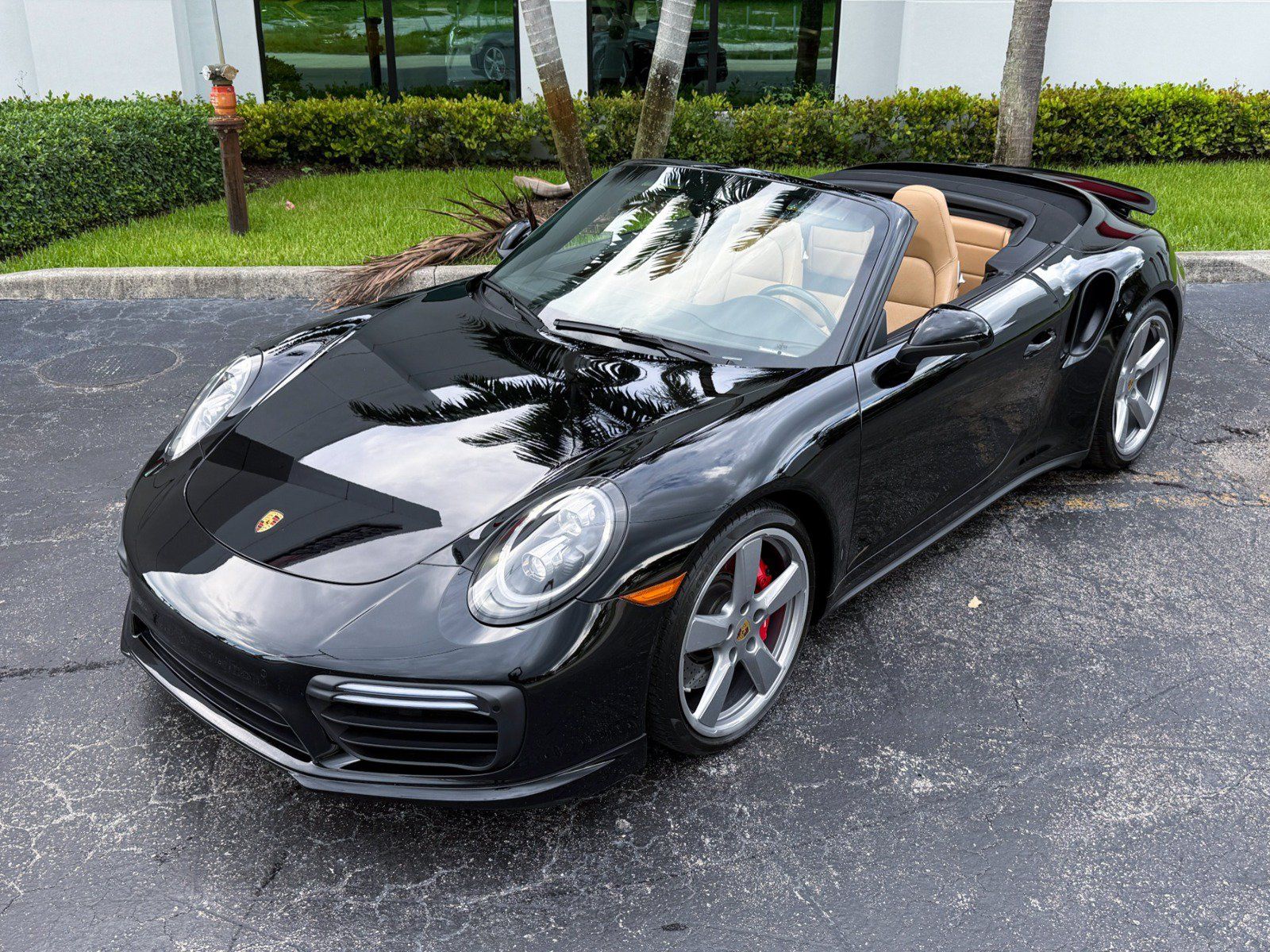 Used 2019 Porsche 911 4 Cabriolet AWD/4WD image 9