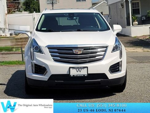 Used 2018 Cadillac XT5 Luxury w/ Driver Awareness Package FWD image 2