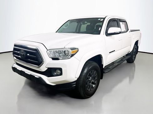 Used 2022 Toyota Tacoma SR5 w/ Technology Package RWD image 3