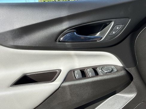 Used 2022 Chevrolet Equinox LT image 28