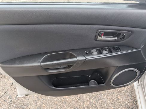 Used 2006 MAZDA MAZDA3 s image 26