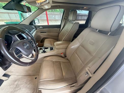 Used 2014 Jeep Grand Cherokee Overland w/ Advanced Technology Group AWD/4WD image 25