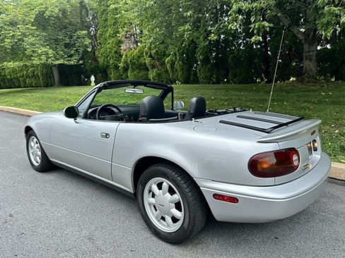 Used 1990 MAZDA MX-5 Miata RWD image 29