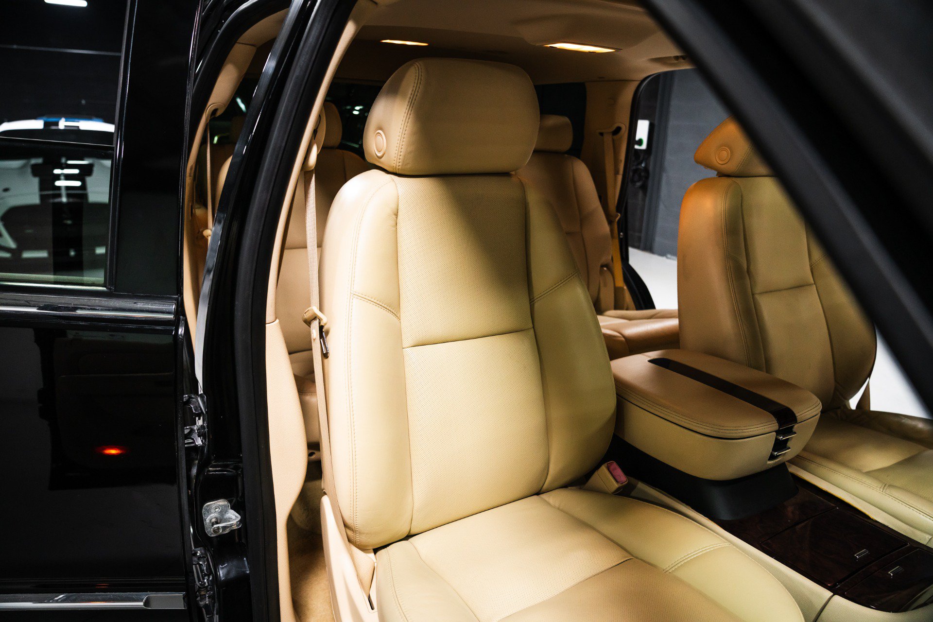 Used 2007 Cadillac Escalade AWD image 26