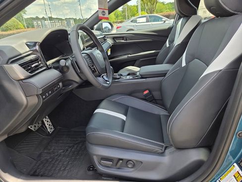 New 2026 Toyota Camry SE FWD image 5