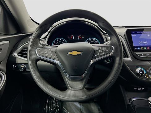 Used 2025 Chevrolet Malibu LT image 18