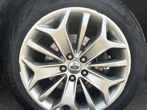 Used 2013 Ford Taurus Limited FWD image 25