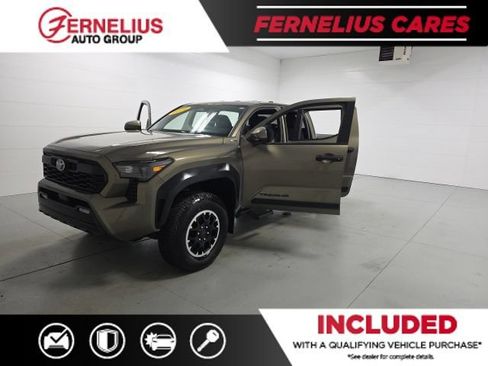 Used 2024 Toyota Tacoma TRD Off-Road AWD/4WD image 10