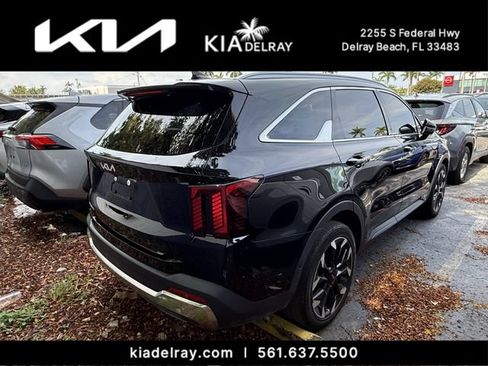 Certified 2024 Kia Sorento SX FWD image 2