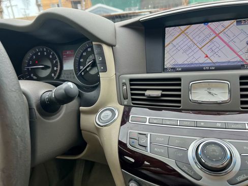 Used 2012 INFINITI M37 w/ Premium Pkg image 16