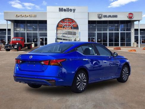 Used 2025 Nissan Altima 2.5 SV FWD image 4