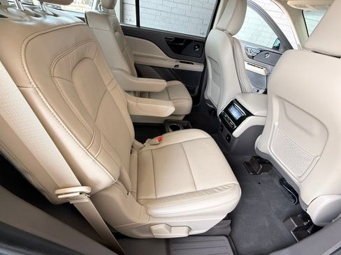 Used 2023 Lincoln Aviator Reserve w/ Elements Package Plus AWD/4WD image 20