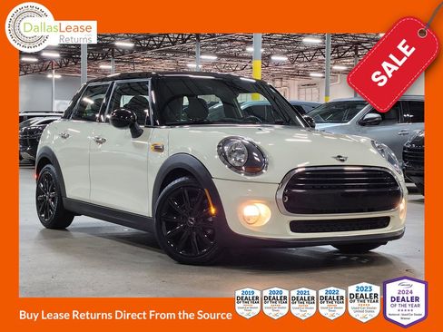 Used 2019 MINI Cooper 4-Door Hardtop image 1