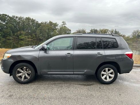 Used 2010 Toyota Highlander 4WD image 2
