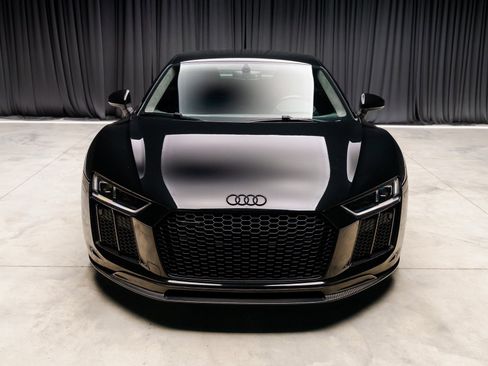 Used 2017 Audi R8 V10 w/ 20" Wheel Package image 18