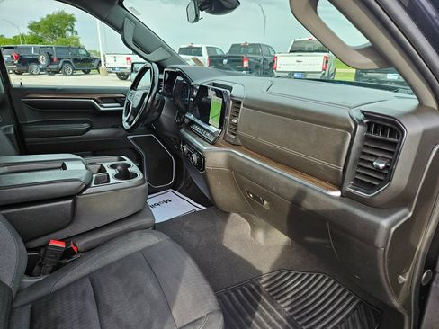 Used 2023 Chevrolet Silverado 1500 LT AWD/4WD image 32