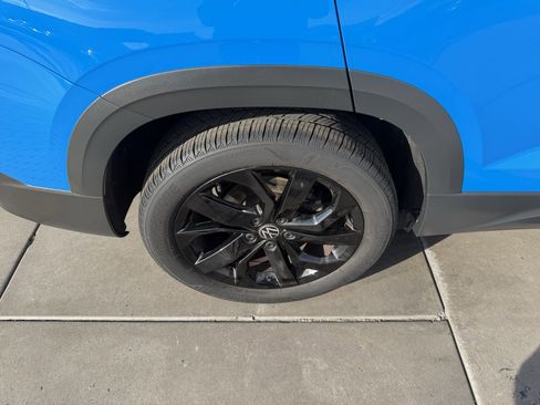 Used 2022 Volkswagen Taos SE w/ Panoramic Sunroof Package image 15