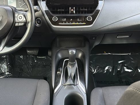 Used 2025 Toyota Corolla LE w/ Convenience Package FWD image 12