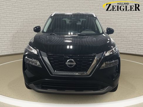 Certified 2023 Nissan Rogue SV w/ SV Premium B Package image 2