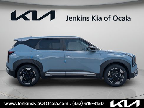 New 2027 Kia Seltos S FWD image 2