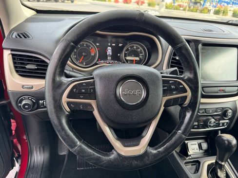 Used 2017 Jeep Cherokee Limited FWD image 16