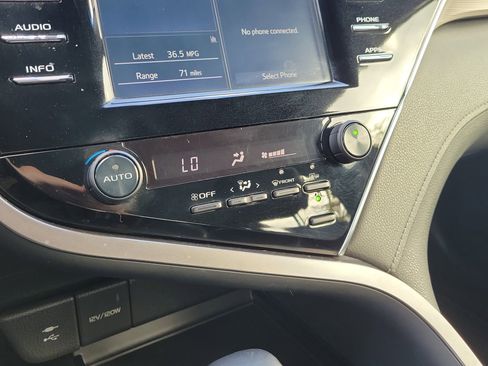 Used 2018 Toyota Camry SE w/ Convenience Package image 33