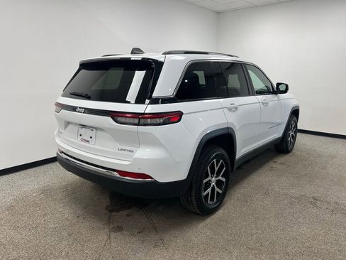 Used 2024 Jeep Grand Cherokee Limited image 19