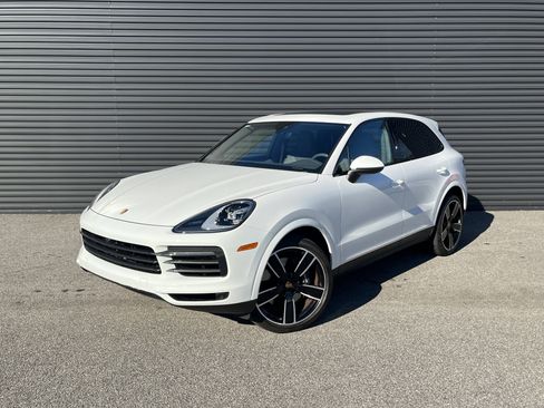 Certified 2023 Porsche Cayenne Platinum Edition image 1