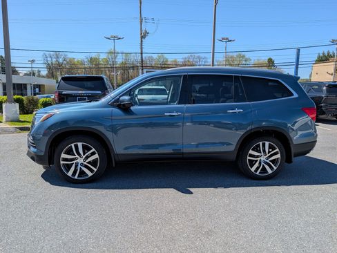 Used 2018 Honda Pilot Elite image 2