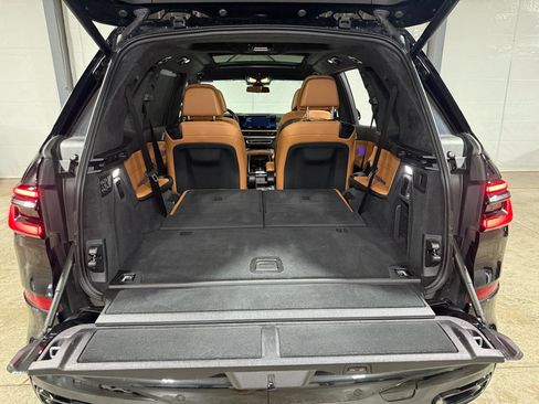 Used 2023 BMW X7 xDrive40i w/ M Sport Package AWD/4WD image 45