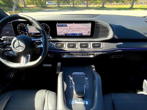 Used 2026 Mercedes-Benz GLS 450 4MATIC image 5
