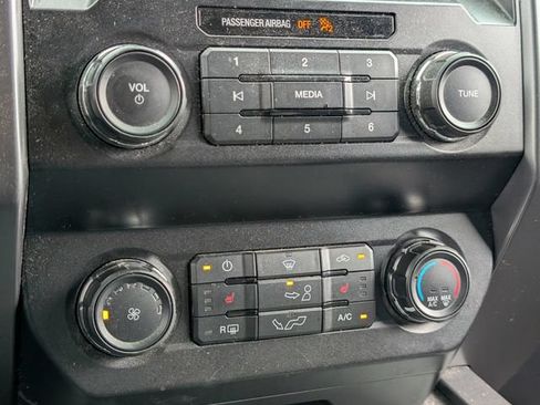 Used 2020 Ford F150 XLT w/ Equipment Group 302A Luxury AWD/4WD image 17