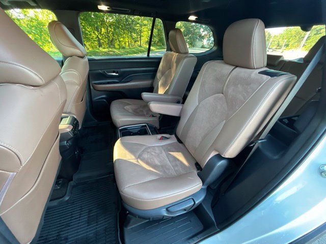 Used 2026 Toyota Grand Highlander AWD Hybrid image 32